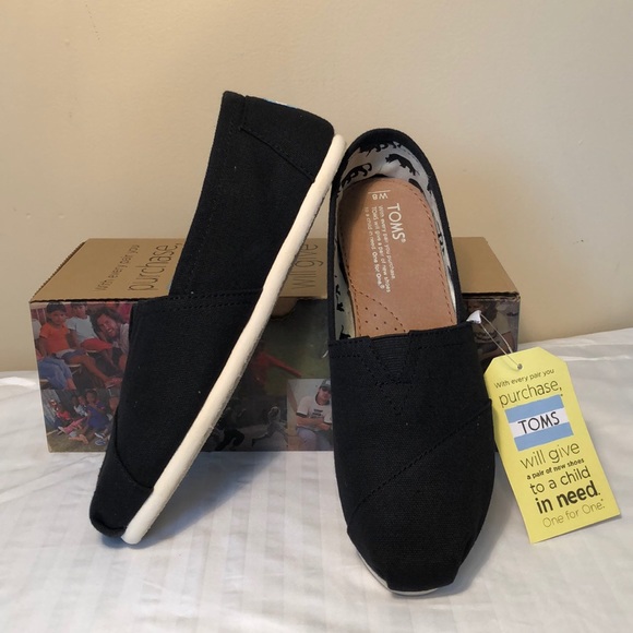 Toms Shoes - NWT Black Toms